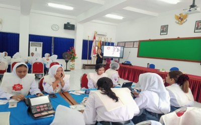 VIVA BEAUTY AND GROOMING CLASSS : DENGAN KONSENTRASI KEAHLIAN PERHOTELAN DAN KECANTIKAN WUJUDKAN GENERASI PROFFESIONAL DAN BERDAYA SAING